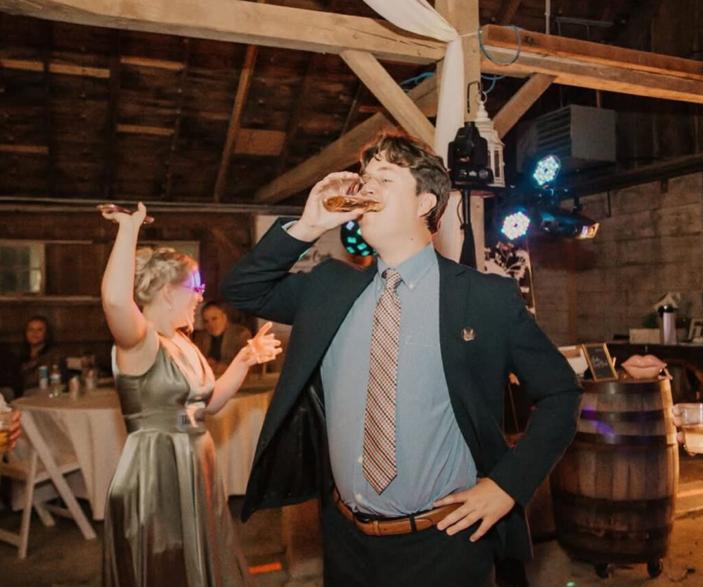 Bar Service at The Willow Creek Barn